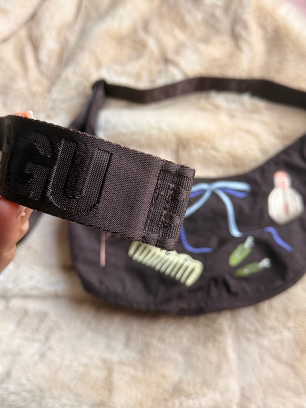 BAGGU Medium Crescent Bag in Get Ready with Me Embroidery - Picture 2 of 6